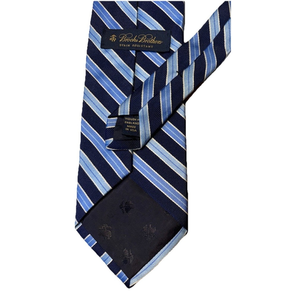 BROOKS BROTHERS Stain Resistant Men's Silk Necktie Designer Blue Diagonal Stripe